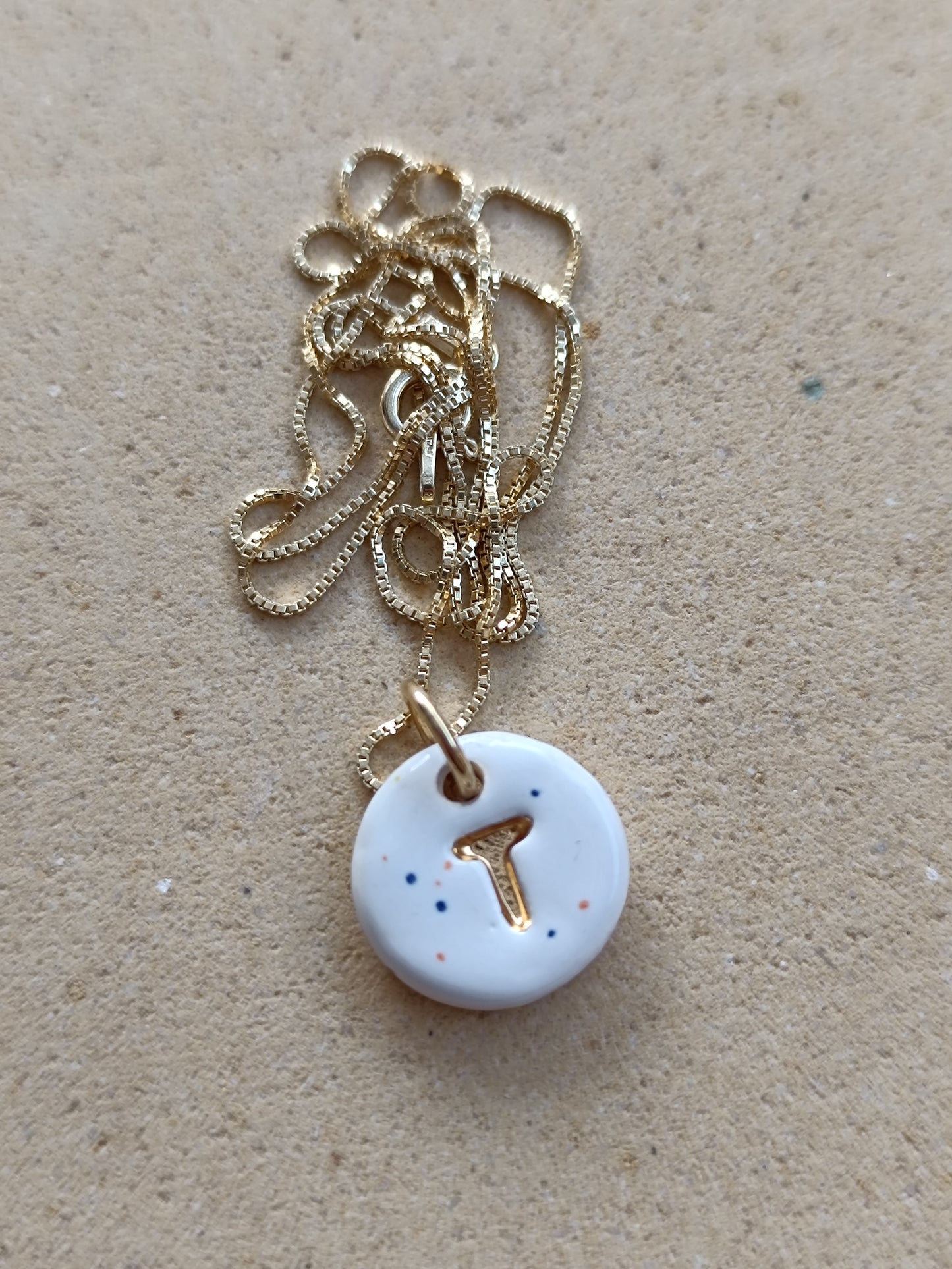 Iniciales mini con cadena - Oro
