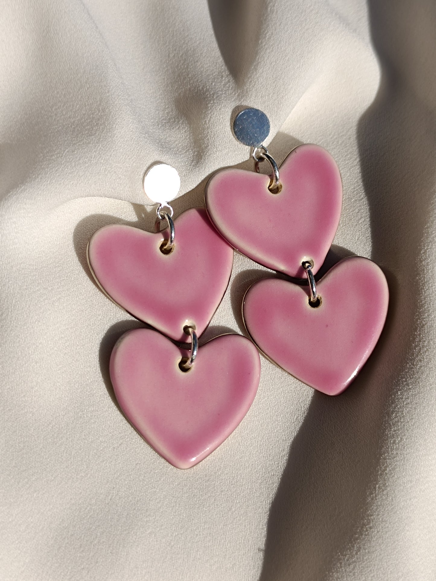 Aritos Doble Corazón - Base Circular Plata
