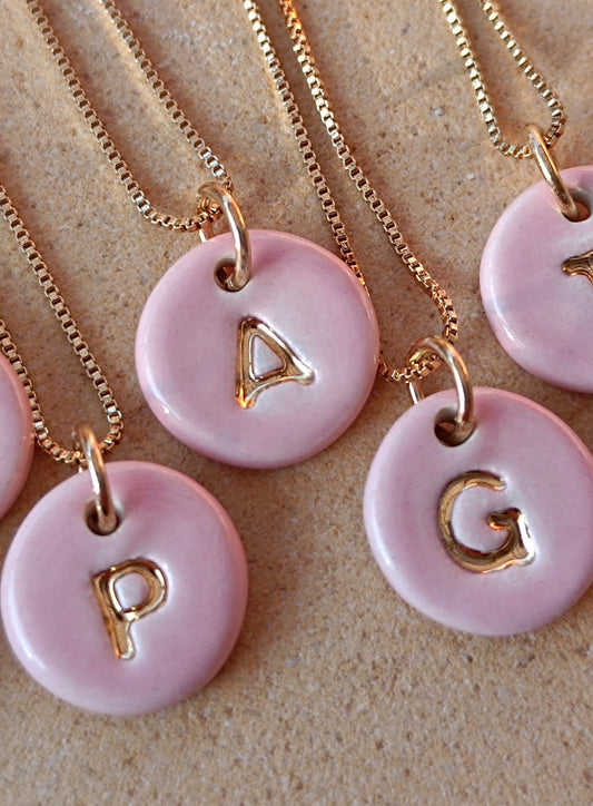 Iniciales mini con cadena - Oro