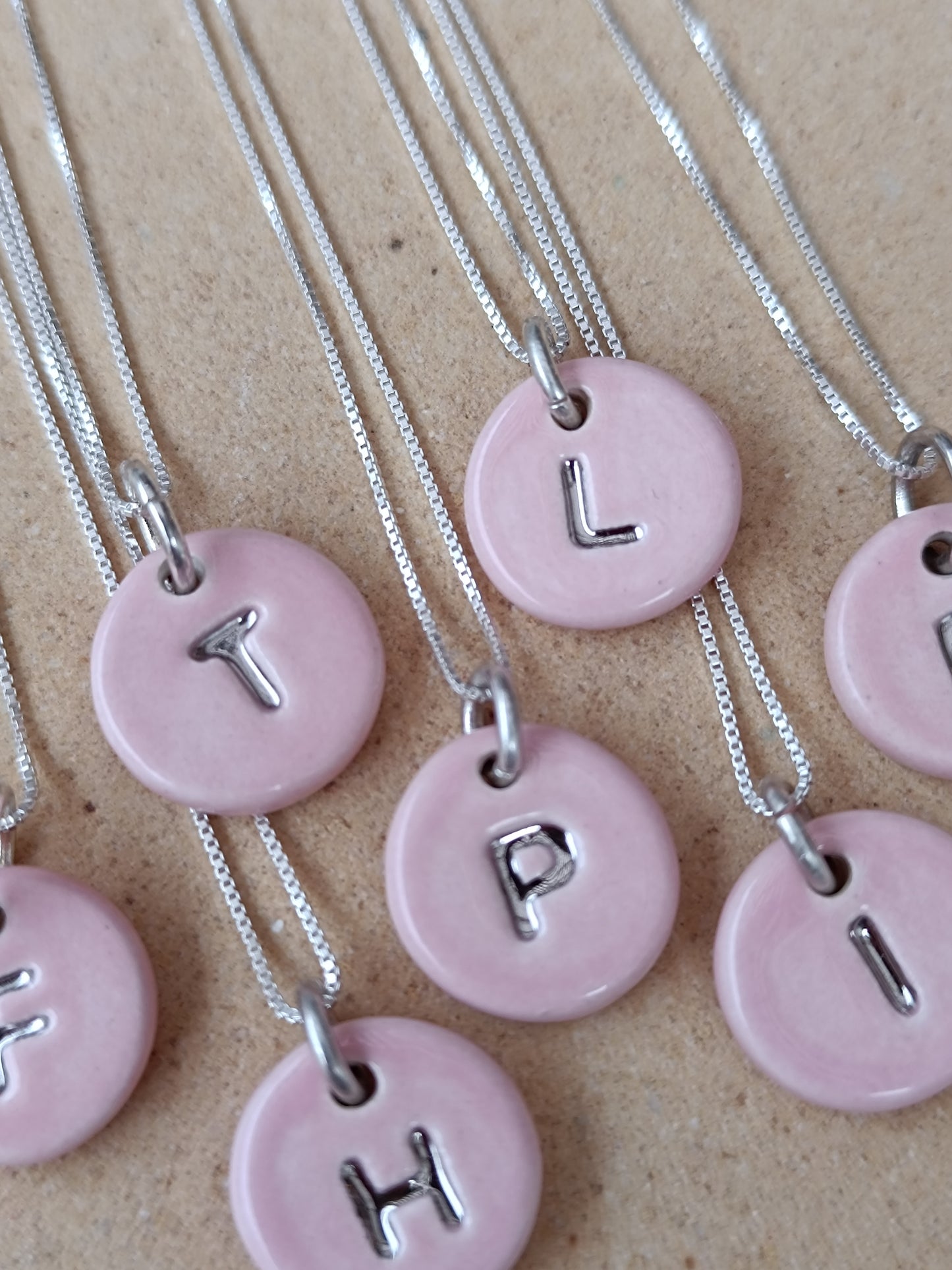 Iniciales mini con cadena - Plata