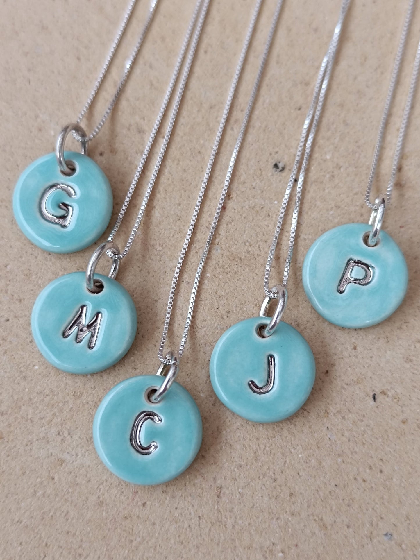 Iniciales mini con cadena - Plata